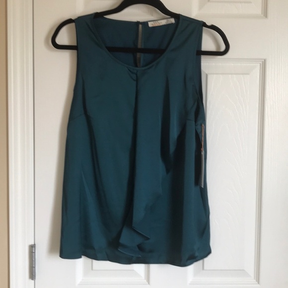 Drape front sleeveless top - Picture 2 of 6